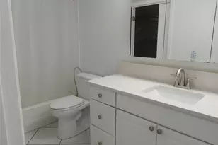 910 E Meadowmere Ln S, Austin, TX 78758 - Photo 9