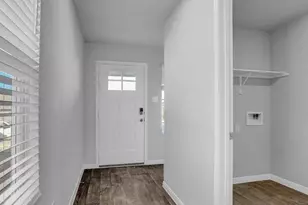 211 Hamilton Pool Ln, Bastrop, TX 78602 - Photo 9