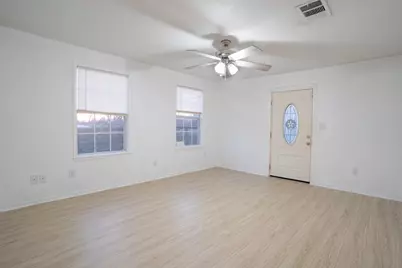 207 Harris Street, Elgin, TX 78621 - Photo 7