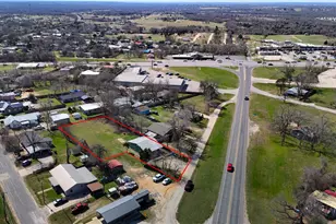 207 Harris St, Elgin, TX 78621 - Photo 17