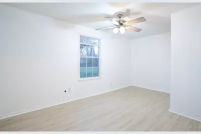 207 Harris Street, Elgin, TX 78621 - Photo 13