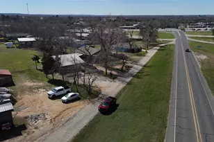 207 Harris St, Elgin, TX 78621 - Photo 19