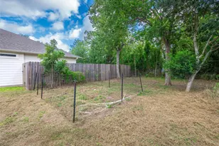 108 W Keomuku Ln, Bastrop, TX 78602 - Photo 27