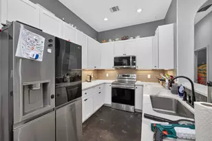 108 W Keomuku Ln, Bastrop, TX 78602 - Photo 9