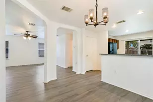 1628 Poppy Seed Ln, Austin, TX 78741 - Photo 3