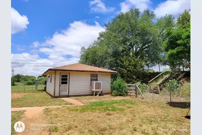 601 E Austin Avenue, Llano, TX 78643 - Photo 5