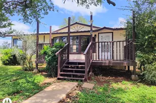 601 E Austin Ave, Llano, TX 78643 - Photo 23