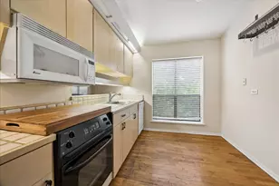 409 E 38th St, Austin, TX 78705 - Photo 9