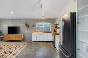 2202 Santa Rosa St, Austin, TX 78702 - Photo 13