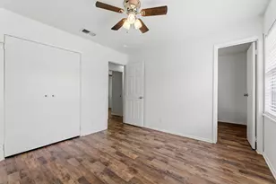 6601 Stonleigh Pl, Austin, TX 78744 - Photo 11