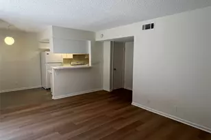 1410 W N Loop Blvd, Austin, TX 78756 - Photo 17