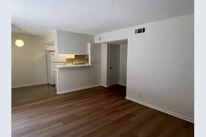 1410 W North Loop Boulevard #102, Austin, TX 78756 - Photo 17