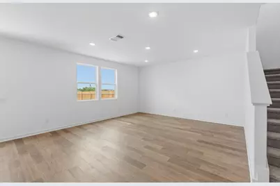 313 Elk Avenue, San Marcos, TX 78666 - Photo 7