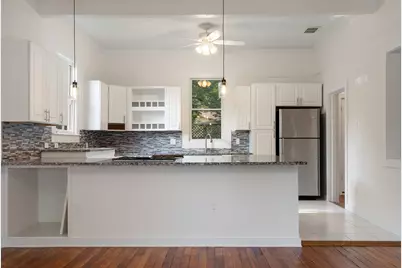 2104 E Martin Luther King Jr Boulevard, Austin, TX 78702 - Photo 17