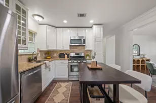 3811 Byron Dr, Austin, TX 78704 - Photo 7