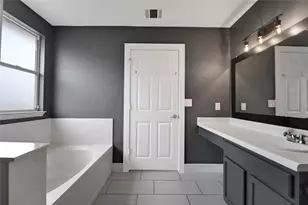 12800 Sky Harbor Dr, Del Valle, TX 78617 - Photo 23