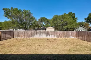 1331 Camden Ln, Lockhart, TX 78644 - Photo 15