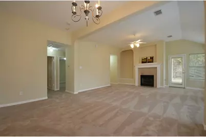 2000 Maize Bend Drive, Austin, TX 78727 - Photo 9