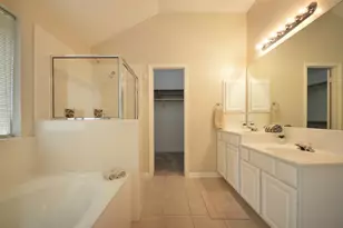 2000 Maize Bend Dr, Austin, TX 78727 - Photo 17