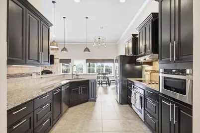 107 E Tanglebriar Court, Bastrop, TX 78602 - Photo 9