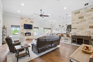 107 E Tanglebriar Ct, Bastrop, TX 78602 - Photo 15