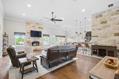 107 E Tanglebriar Court, Bastrop, TX 78602 - Photo 15