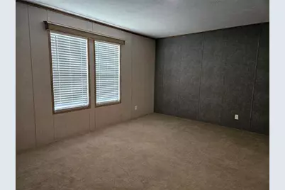 218 Waco Street, McDade, TX 78650 - Photo 5
