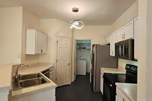 1320 E 3rd St, Georgetown, TX 78626 - Photo 11