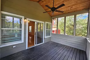 1320 E 3rd St, Georgetown, TX 78626 - Photo 21