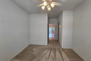 1320 E 3rd St, Georgetown, TX 78626 - Photo 17