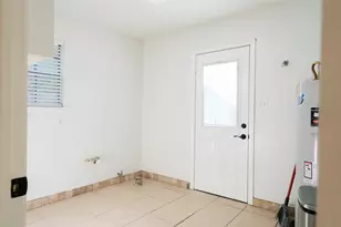 13002 Cedarhurst Cir, Austin, TX 78729 - Photo 15