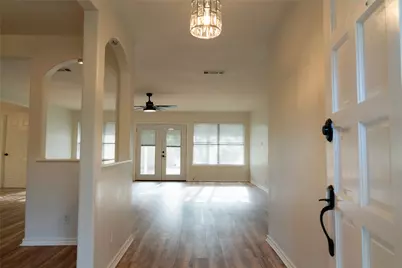 13002 Cedarhurst Circle, Austin, TX 78729 - Photo 7