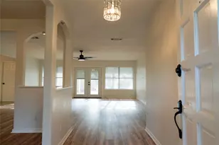 13002 Cedarhurst Cir, Austin, TX 78729 - Photo 7