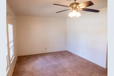 704 E Austin Avenue, Round Rock, TX 78664 - Photo 3