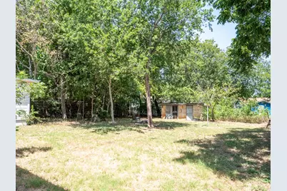 704 E Austin Avenue, Round Rock, TX 78664 - Photo 19