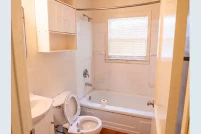 704 E Austin Avenue, Round Rock, TX 78664 - Photo 9