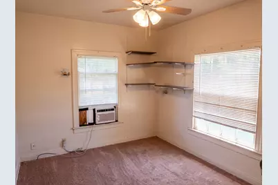 704 E Austin Avenue, Round Rock, TX 78664 - Photo 11