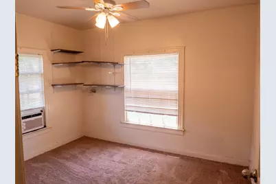 704 E Austin Avenue, Round Rock, TX 78664 - Photo 11
