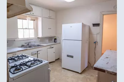 704 E Austin Avenue, Round Rock, TX 78664 - Photo 7