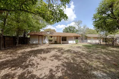 211 E Lisa Drive, Austin, TX 78752 - Photo 3