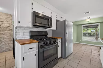 211 E Lisa Drive, Austin, TX 78752 - Photo 23