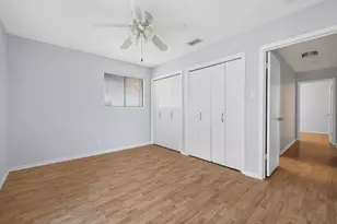 211 E Lisa Dr, Austin, TX 78752 - Photo 17