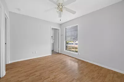 211 E Lisa Drive, Austin, TX 78752 - Photo 19