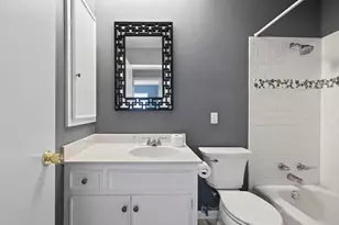211 E Lisa Dr, Austin, TX 78752 - Photo 11