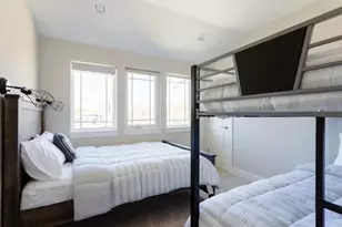 807 E 16th St, Austin, TX 78702 - Photo 19