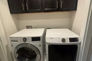 807 E 16th St, Austin, TX 78702 - Photo 21