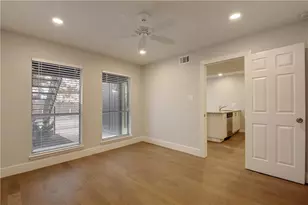 909 Reinli St, Austin, TX 78751 - Photo 9