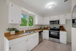 12223 Forsythe Dr, Austin, TX 78759 - Photo 15