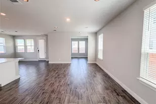 124 Crescent St, Georgetown, TX 78626 - Photo 5