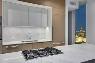 313 W 17th St, Austin, TX 78701 - Photo 5